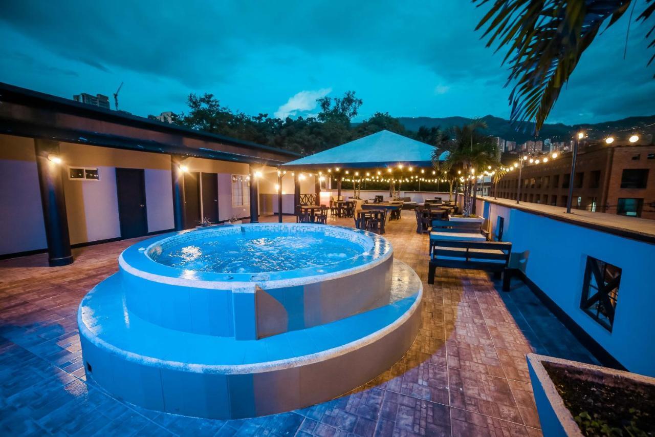 Tik By Bernalo Hotels Medellín Extérieur photo